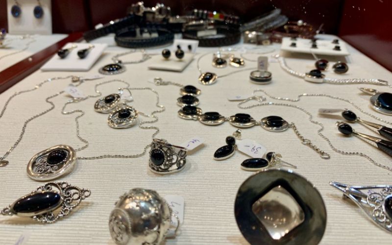 Muestra de joyas Plata Azabache